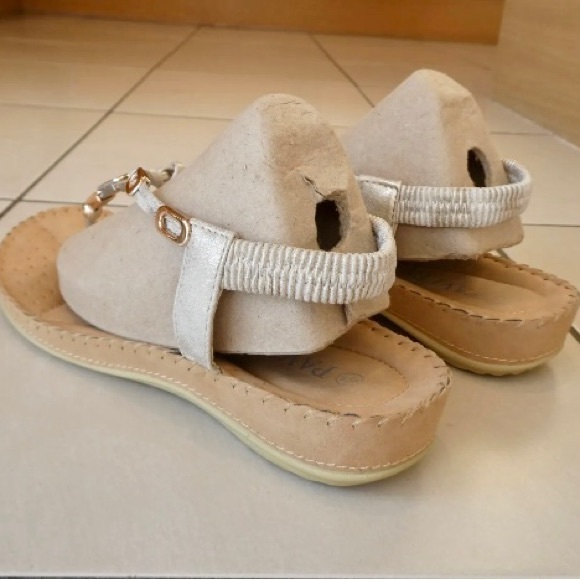 PAVERS Ladies Leather Toe Post Sandals Metallic Cream UK6 - Picture 3 of 11